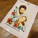 Свята родина з маками